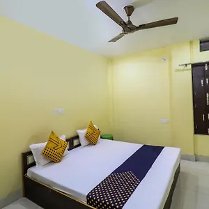 ** Hotel Spot On 44295 Sarnath Tourist India