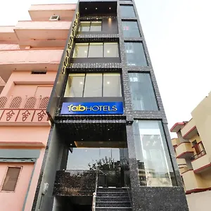*** Hotel Fabexpress Lemon Grass India